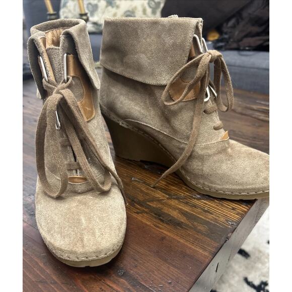 Bettye Muller Suede Beige Wedge Lace Up Ankle Boots Neutral Core Boho Urban 6.5 - Picture 1 of 9